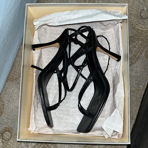 MARC FISHER BLACK STRAP DALLIN  HEEL - Picture 5 of 6